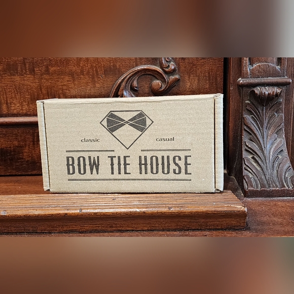 NWT Wooden Bowtie - Green with Black Painted Branches - Giftable - Picture 3 of 8